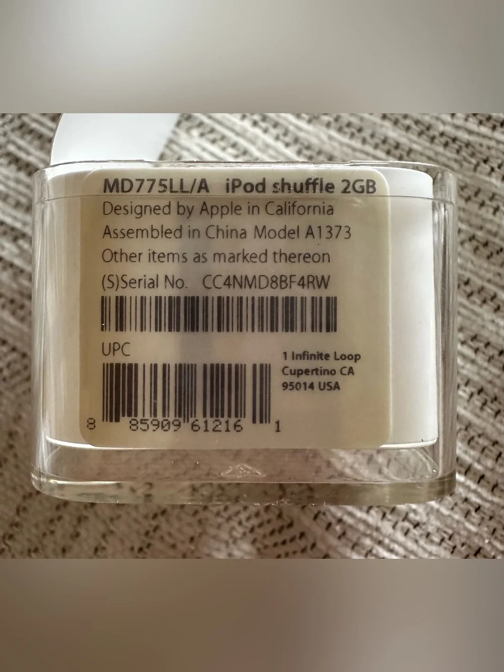 2gb Blue iPod Shuffle with Accessories- original packaging-never used.